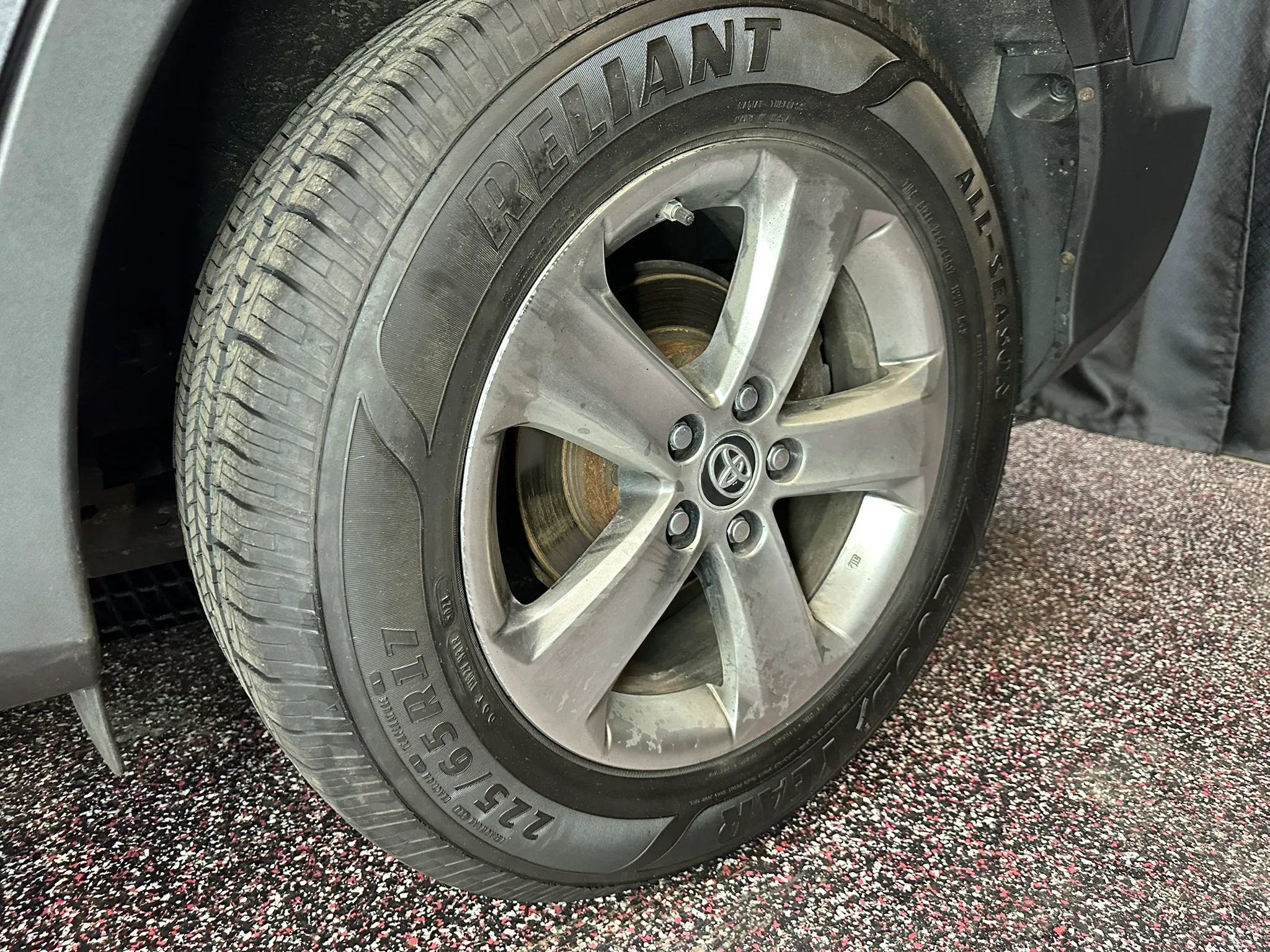 Used 2015 Toyota RAV4 XLE image 19