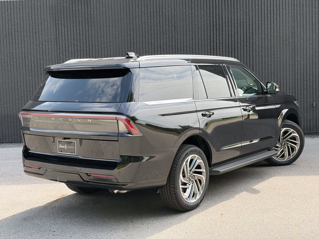 New 2027 Lincoln Navigator Premiere AWD/4WD image 7