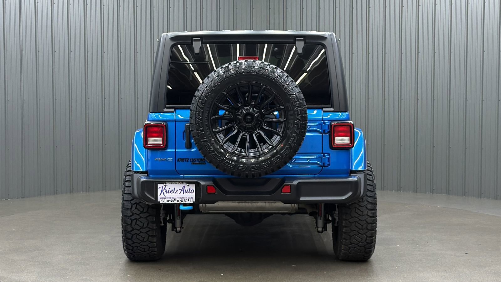 Used 2024 Jeep Wrangler Unlimited w/ Convenience Group AWD/4WD image 4