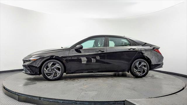 Used 2025 Hyundai Elantra SEL FWD image 3