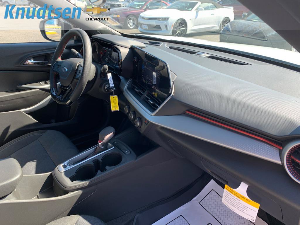 New 2026 Chevrolet Trax RS w/ Sunroof Package FWD image 12