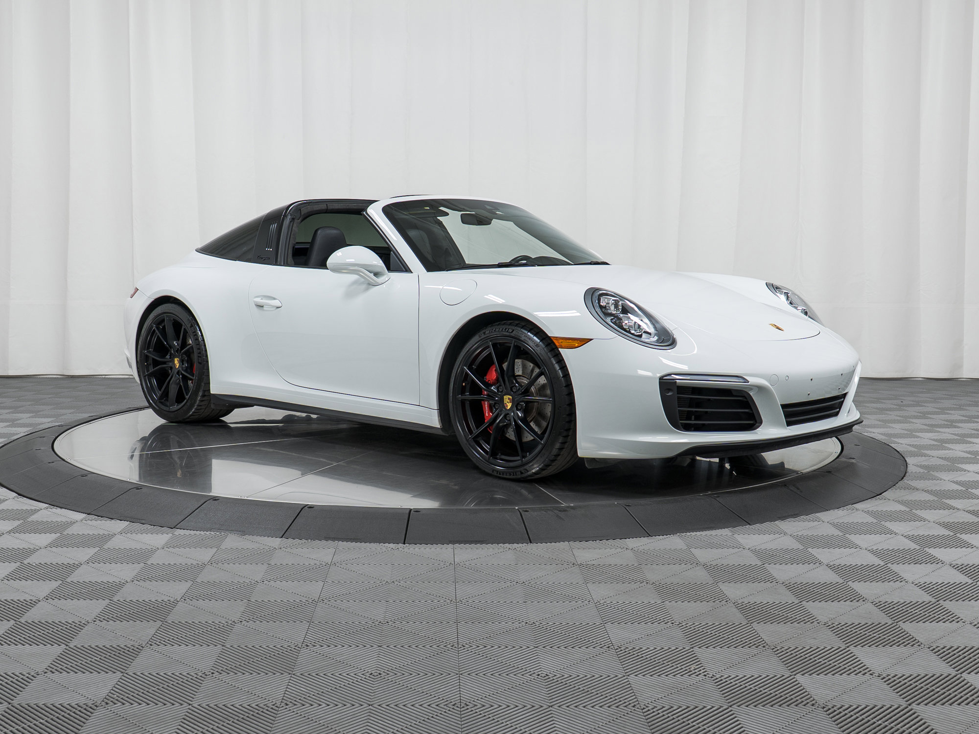 Certified 2019 Porsche 911 Targa 4S image 9
