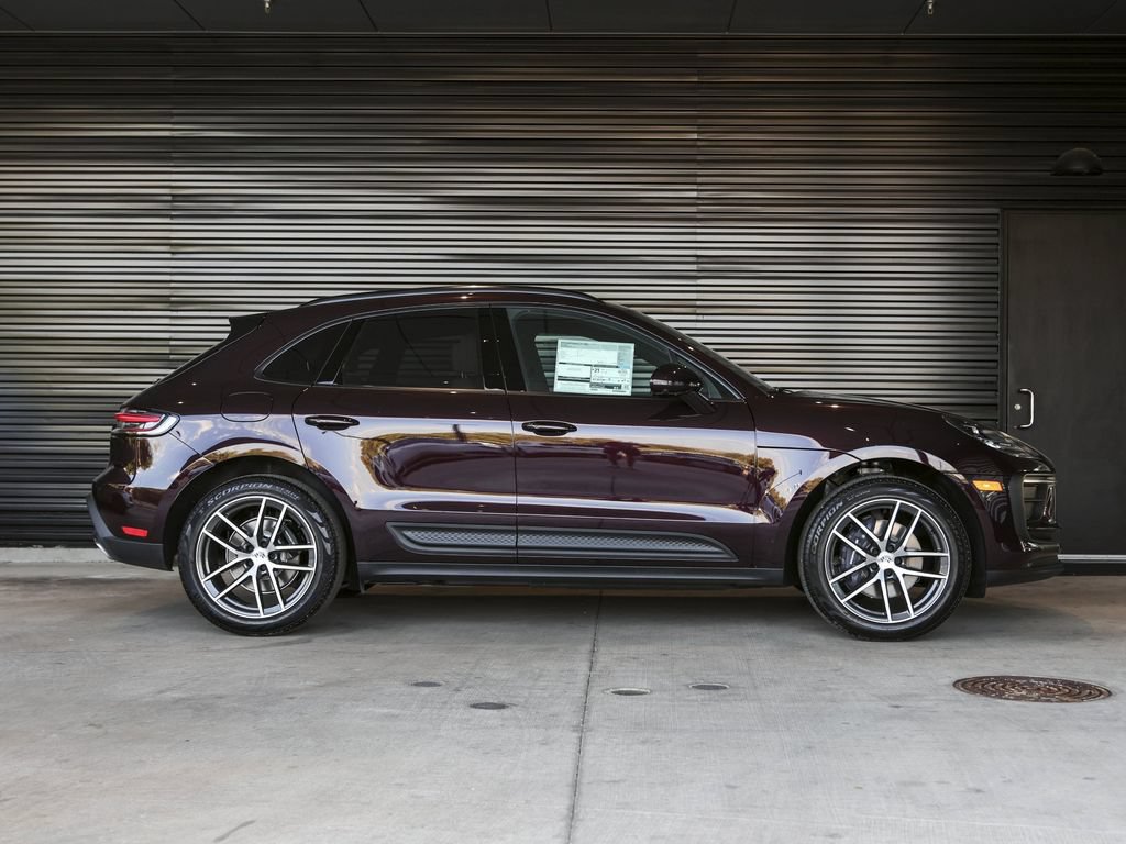 Certified 2026 Porsche Macan AWD/4WD image 8