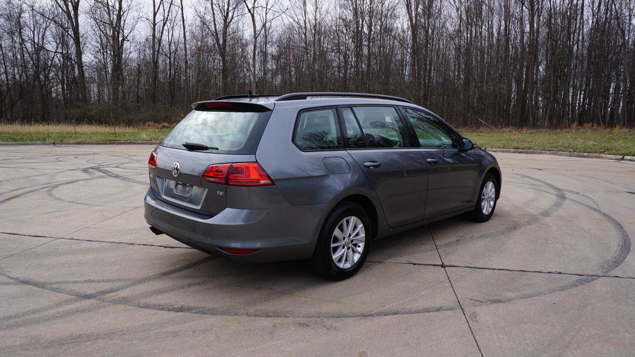 Used 2015 Volkswagen Golf S FWD image 5