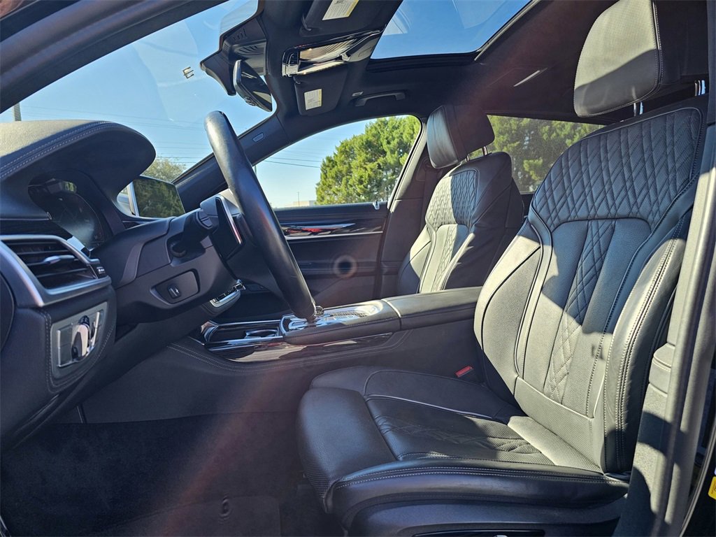 Used 2022 BMW 740i w/ M Sport Package image 14