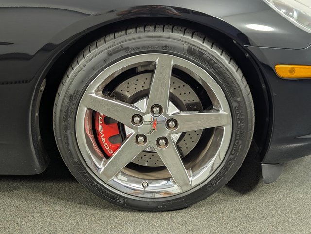 Used 2006 Chevrolet Corvette Convertible w/ Preferred Equipment Group image 19