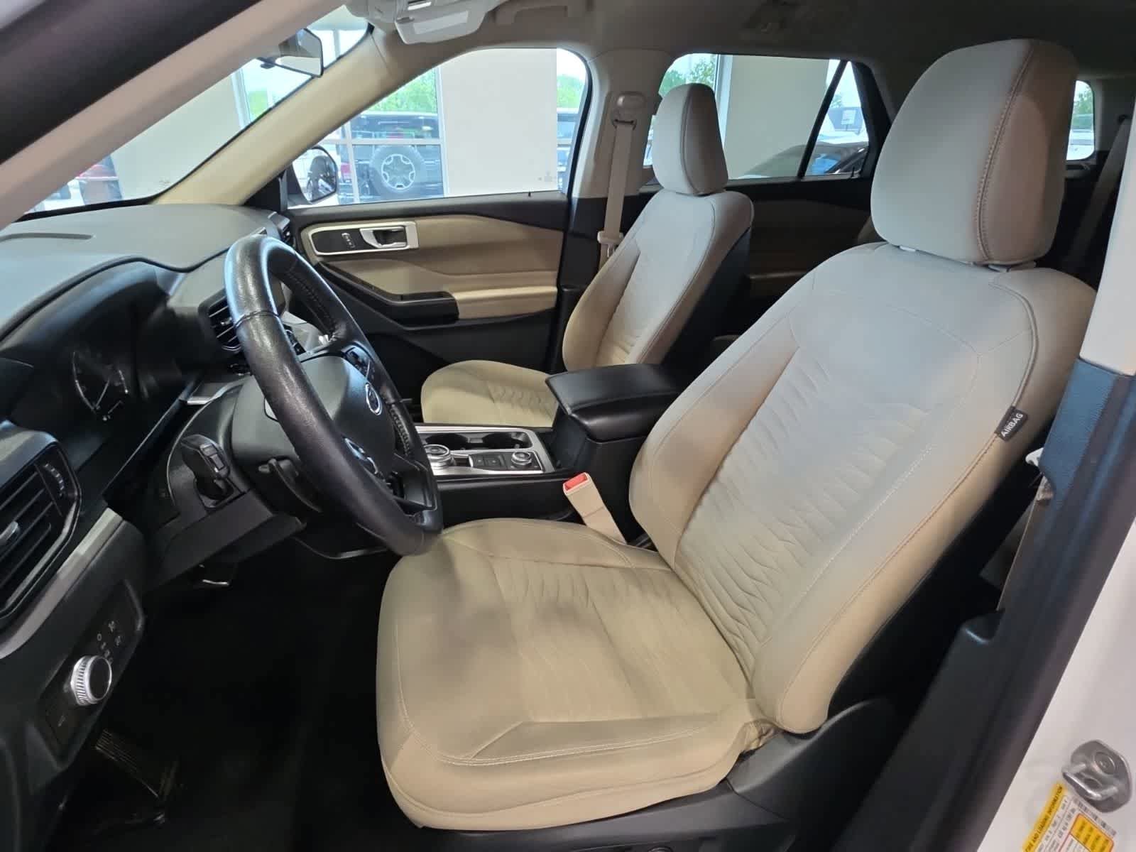Used 2020 Ford Explorer XLT w/ Comfort Package AWD/4WD image 15