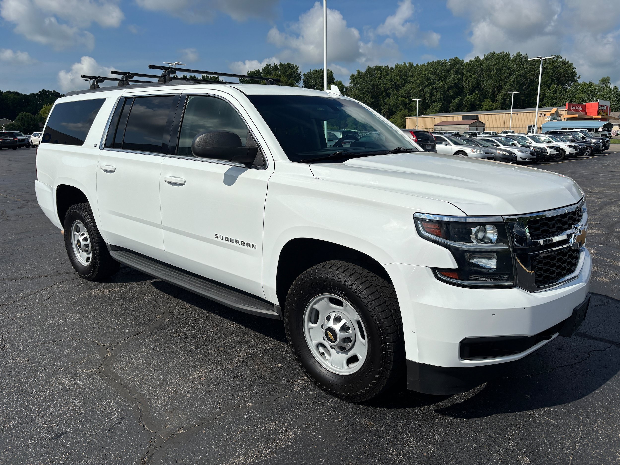 Used 2016 Chevrolet Suburban 3500 LS AWD/4WD image 2