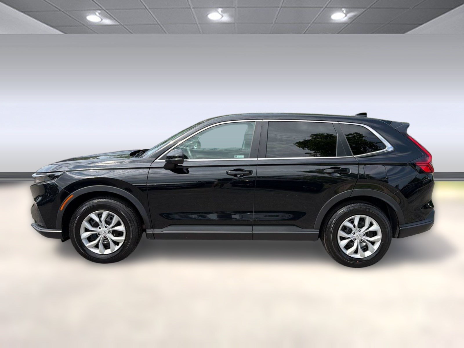 Used 2025 Honda CR-V LX image 2