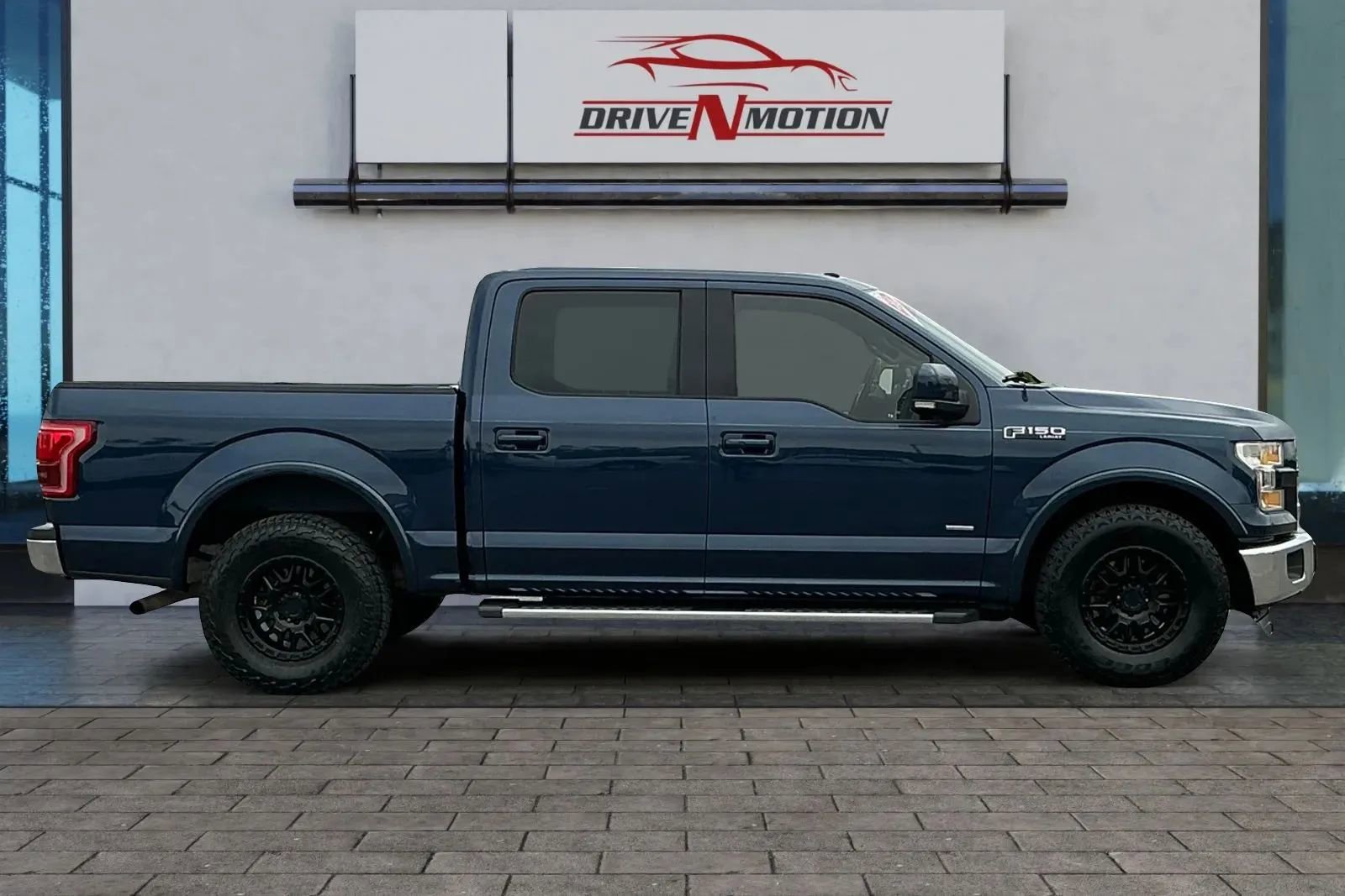 Used 2016 Ford F150 Lariat w/ Equipment Group 501A Mid image 2