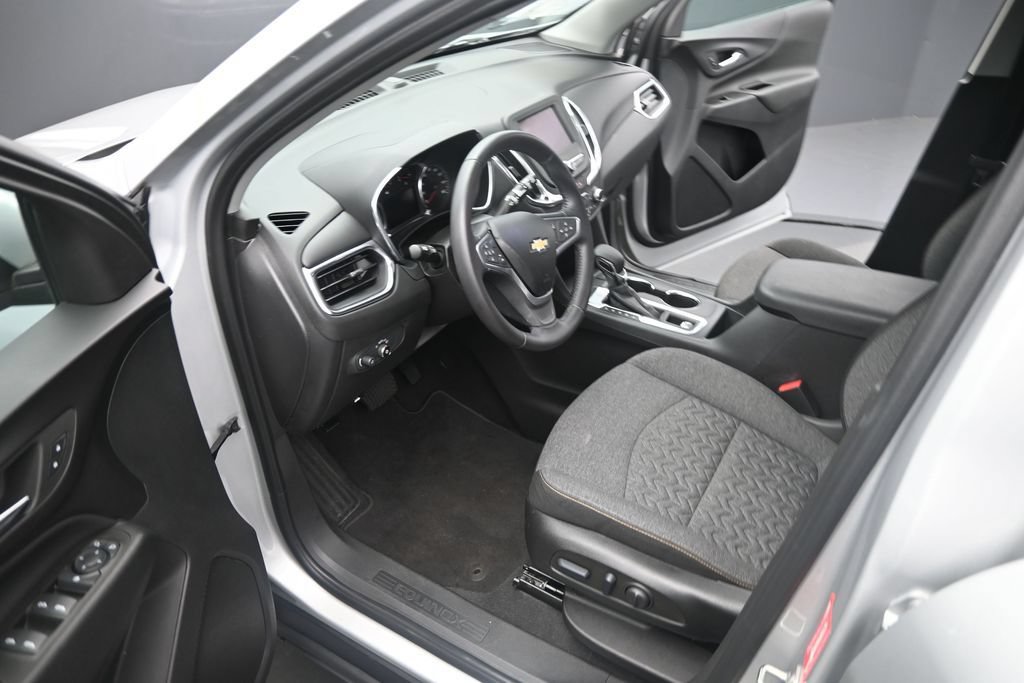Used 2022 Chevrolet Equinox LT AWD/4WD image 17