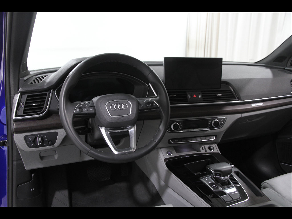 Used 2025 Audi Q5 2.0T Premium Plus w/ Premium Plus Package AWD/4WD image 6