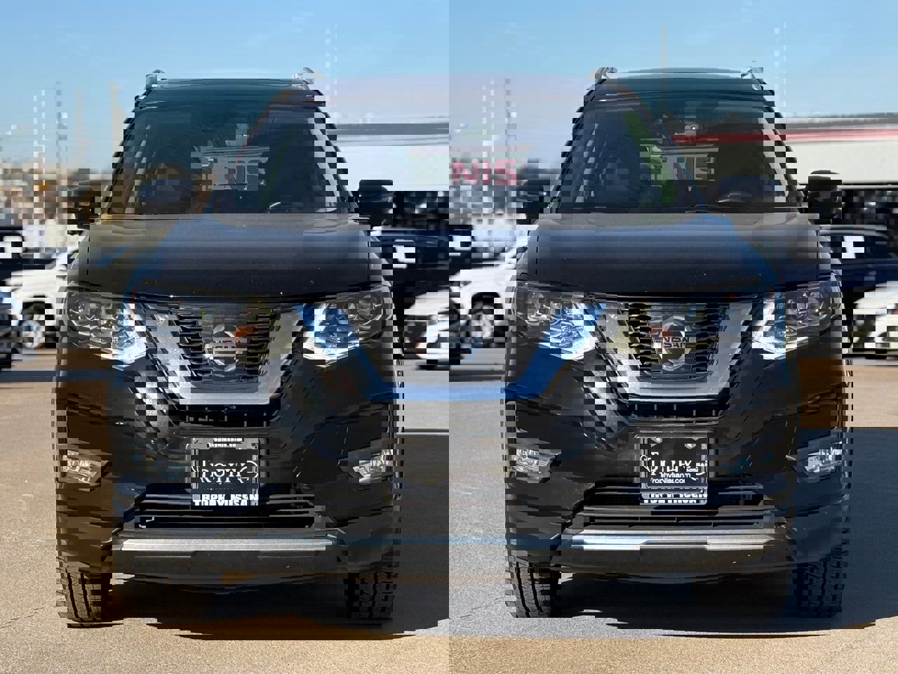 Used 2017 Nissan Rogue SL w/ SL Premium Package image 4