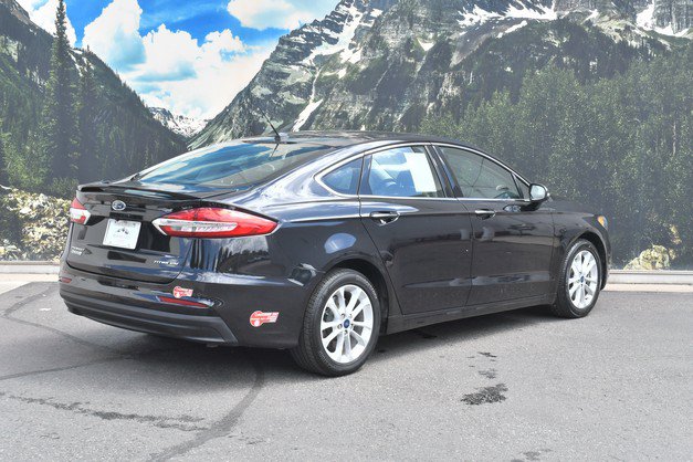 Used 2019 Ford Fusion Energi Titanium FWD image 3