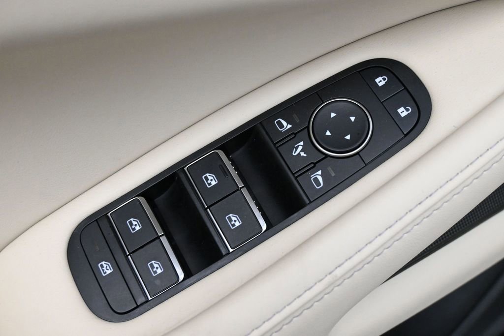Used 2023 INFINITI QX60 Luxe w/ Cargo Package FWD image 4