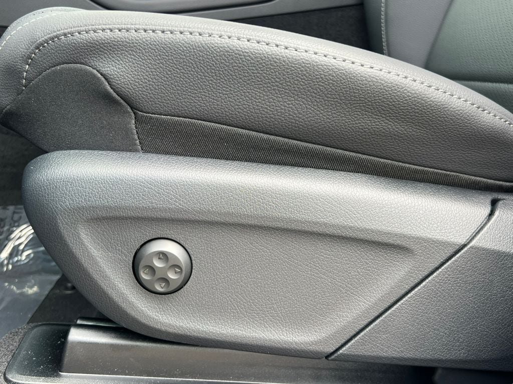 New 2026 Mercedes-Benz GLE 350 4MATIC image 9