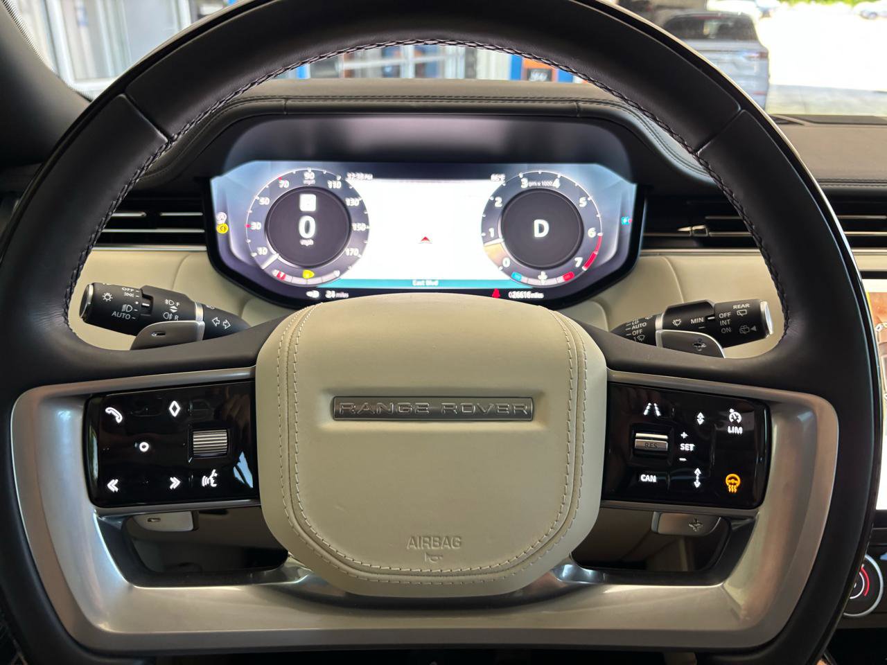 Used 2023 Land Rover Range Rover Long Wheelbase Autobiography AWD/4WD image 12