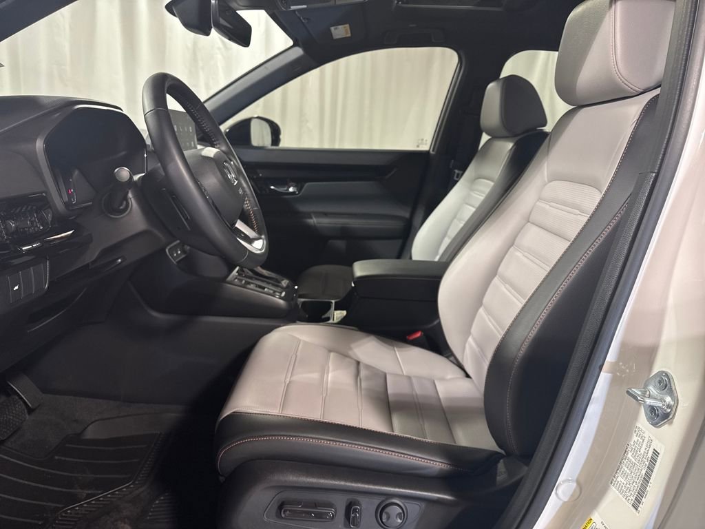 Used 2026 Honda CR-V Sport Touring image 3