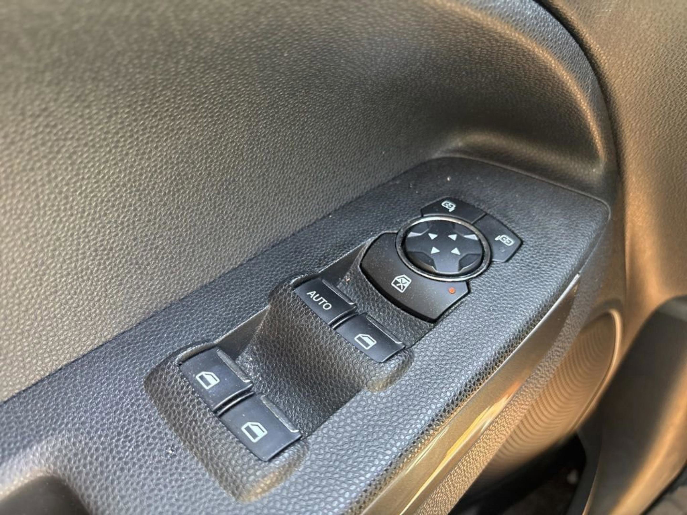 Used 2020 Ford EcoSport SE w/ SE Convenience Package FWD image 23