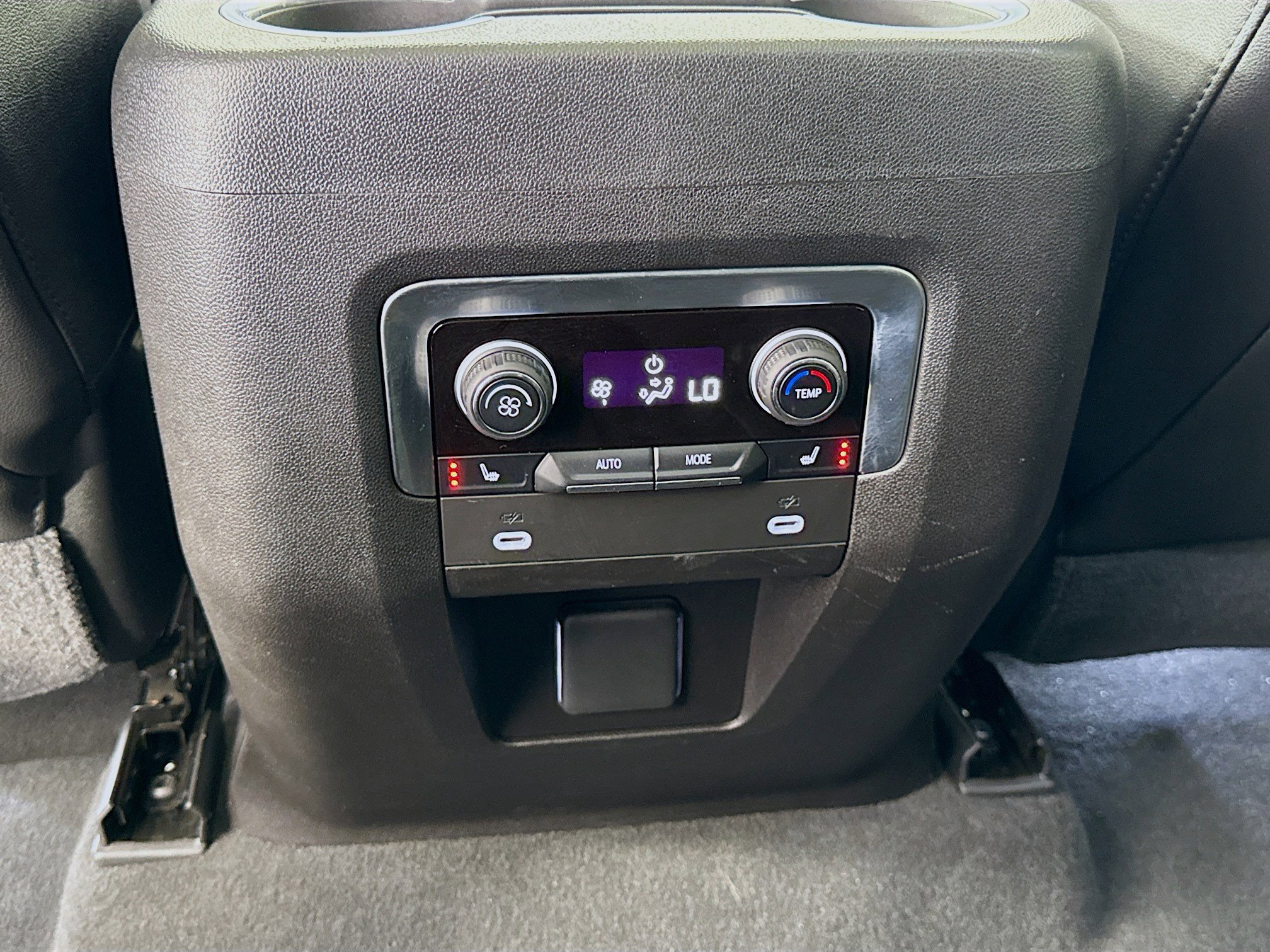 Used 2021 Chevrolet Suburban High Country AWD/4WD image 27