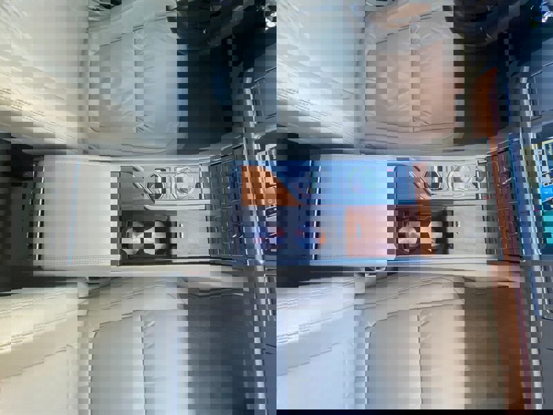 Used 2010 Jaguar XF Luxury image 37