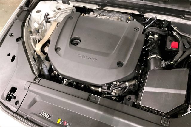 Certified 2025 Volvo V90 B6 Cross Country Plus AWD/4WD image 36