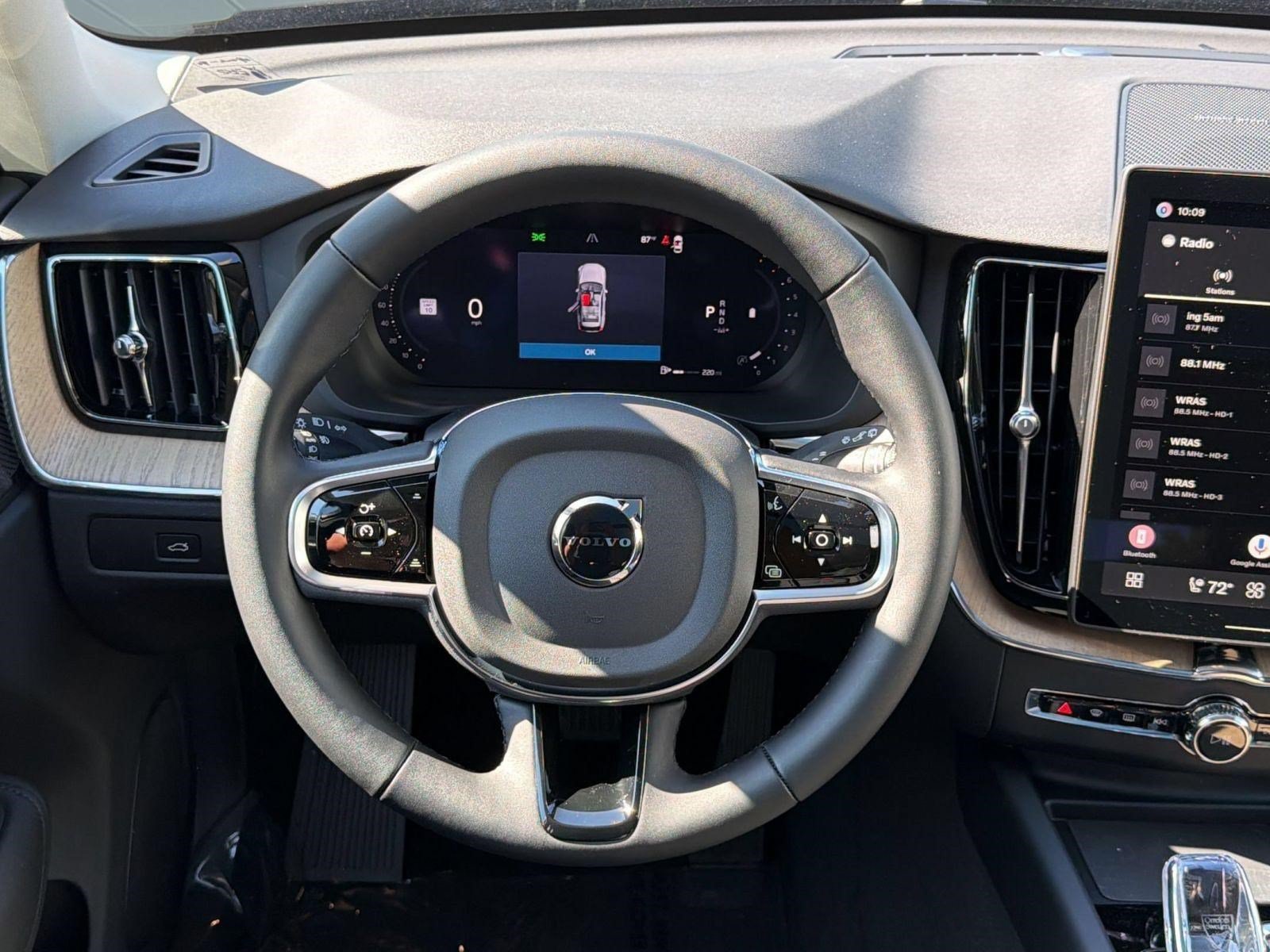 New 2027 Volvo XC60 B5 Plus AWD/4WD image 11