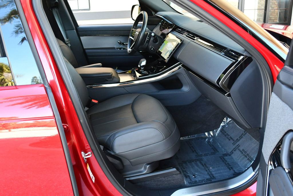 Used 2024 Land Rover Range Rover Sport Dynamic SE image 46