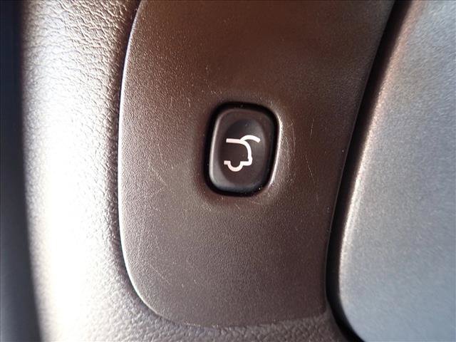 Used 2016 Jeep Cherokee Trailhawk w/ Comfort/Convenience Group AWD/4WD image 9