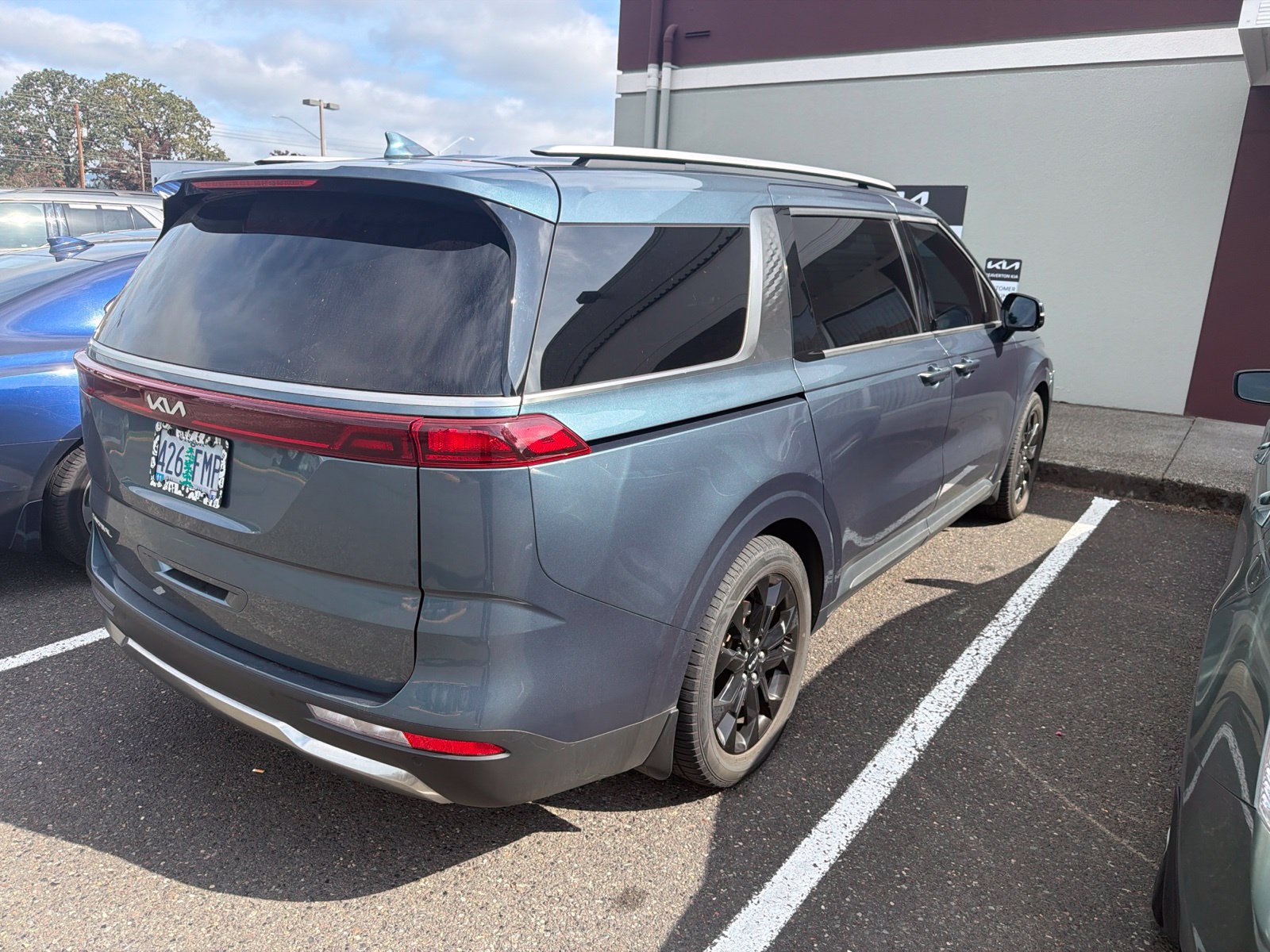 Used 2024 Kia Carnival SX FWD image 3