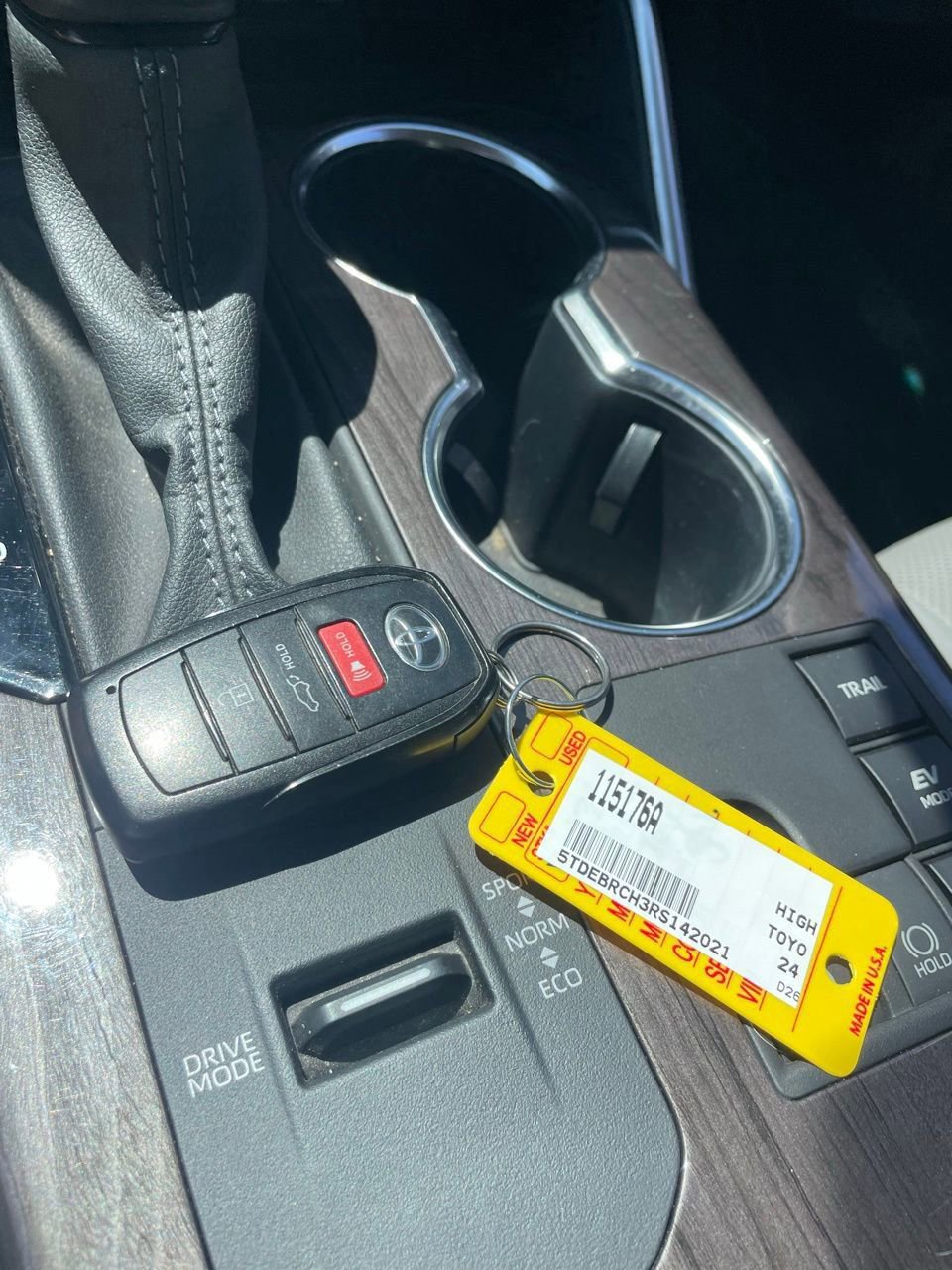 Used 2024 Toyota Highlander Platinum image 12