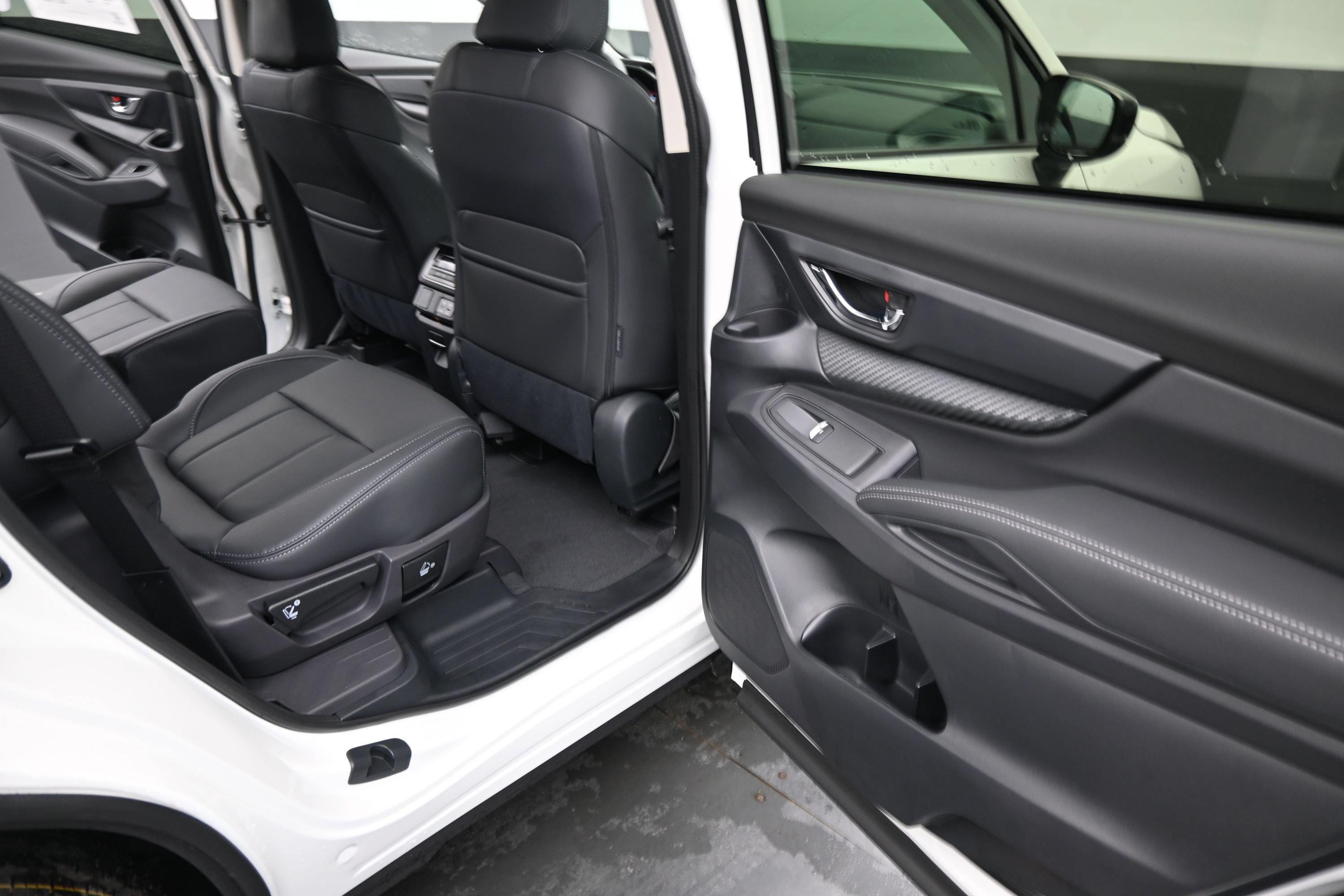 Used 2024 Volkswagen Atlas SE FWD image 22
