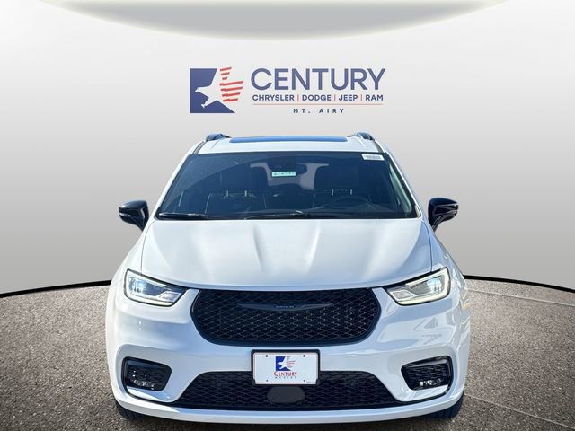 New 2026 Chrysler Pacifica Limited image 6