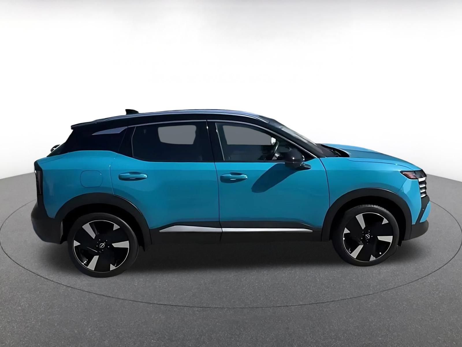 Used 2026 Nissan Kicks SR FWD image 15
