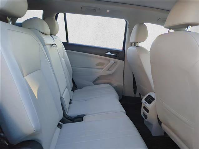 Used 2023 Volkswagen Tiguan SE w/ Panoramic Sunroof Package image 20