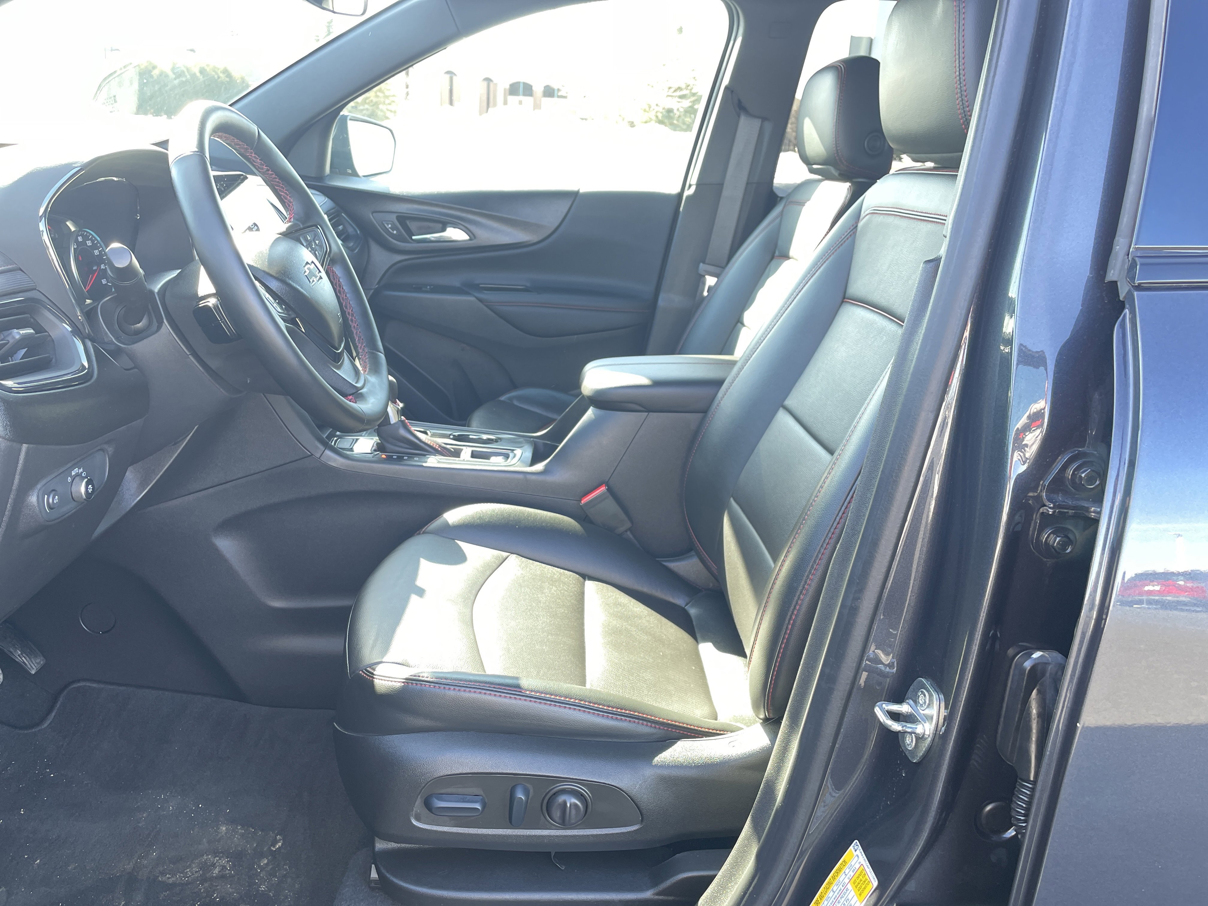 Certified 2023 Chevrolet Equinox RS w/ RS Leather Package image 17