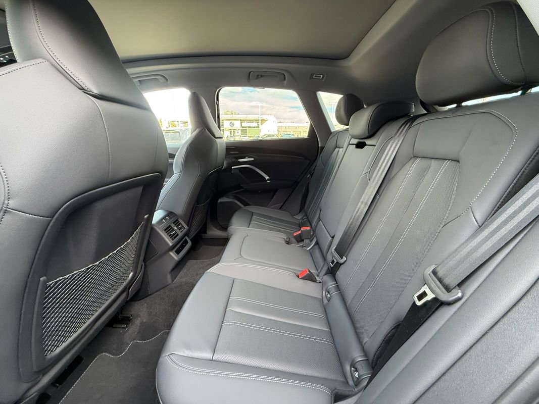 Used 2025 Audi Q5 Premium Plus w/ Premium Plus image 11