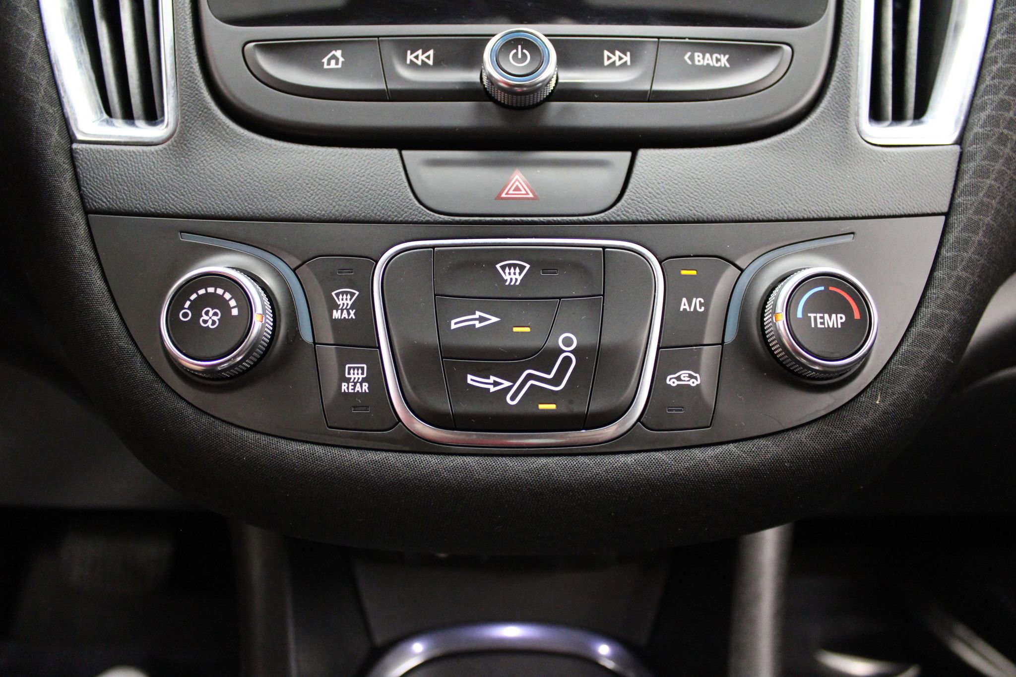 Used 2018 Chevrolet Malibu LT image 36