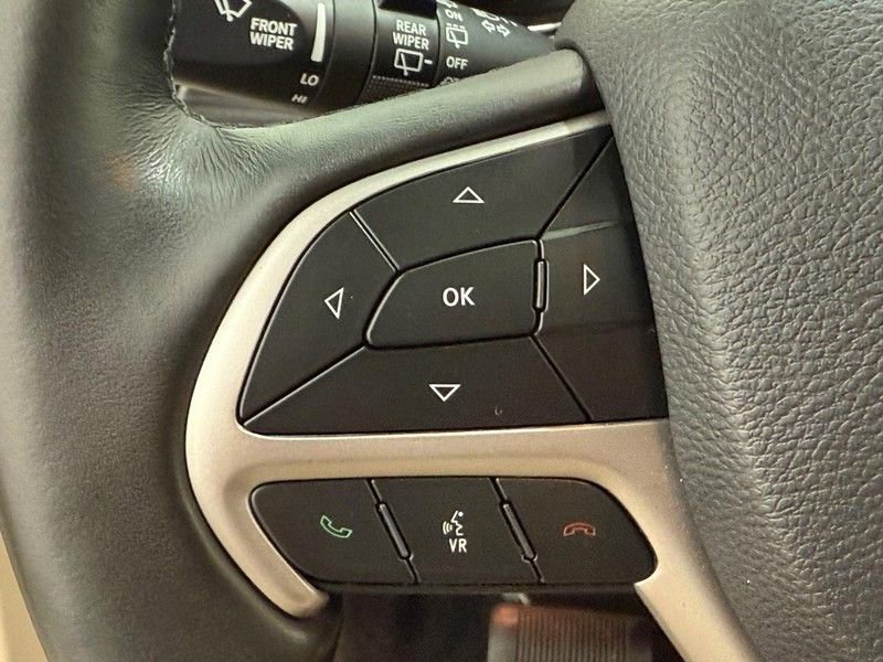 Used 2019 Jeep Grand Cherokee Limited w/ Trailer Tow Group IV AWD/4WD image 14