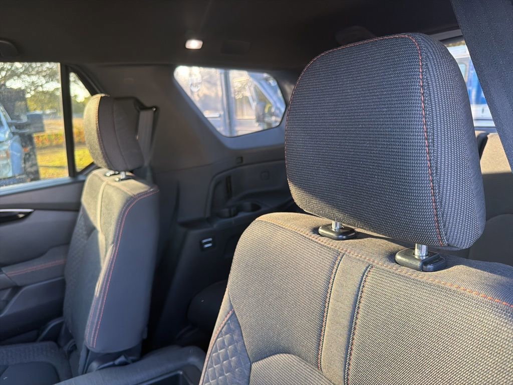 Used 2023 Honda Pilot Sport image 11