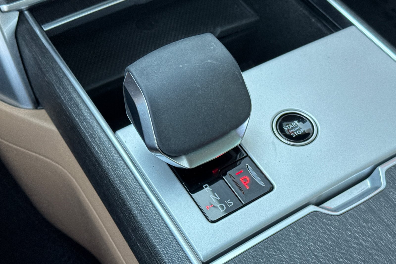 Used 2024 Land Rover Range Rover SE AWD/4WD image 25