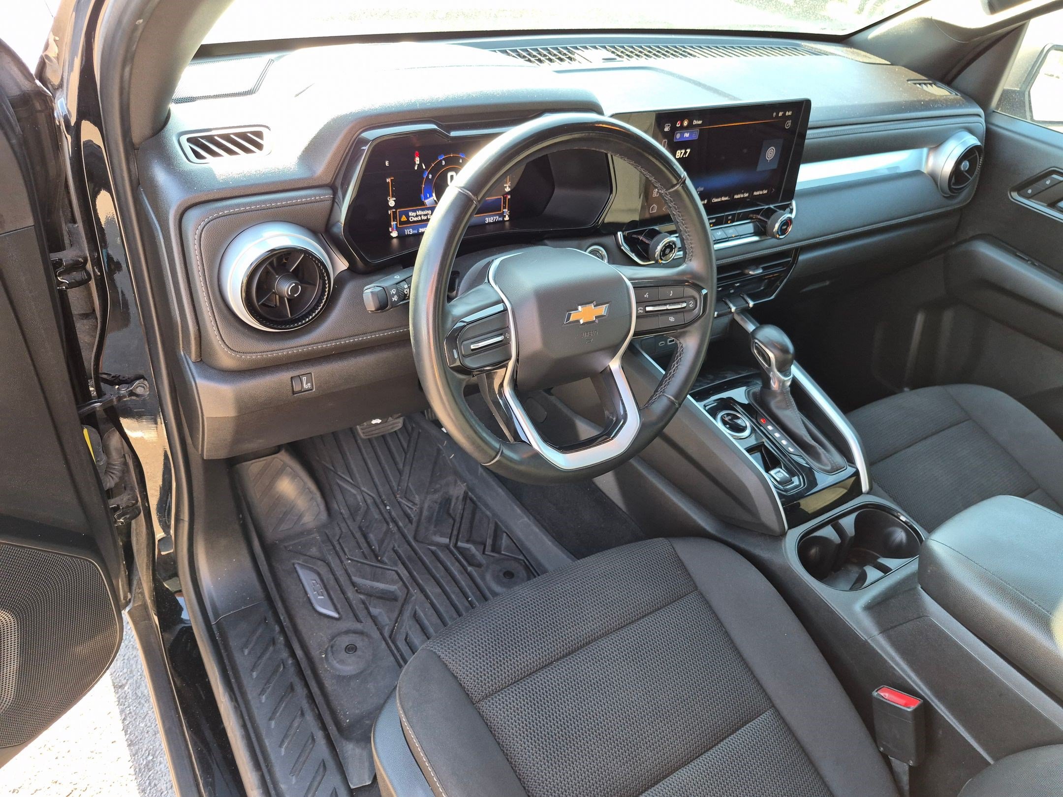 Used 2023 Chevrolet Colorado LT AWD/4WD image 14