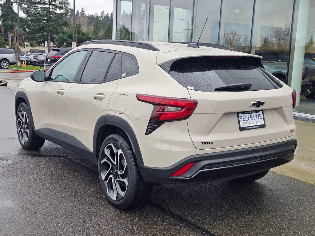Used 2026 Chevrolet Trax RS w/ Sunroof Package image 3