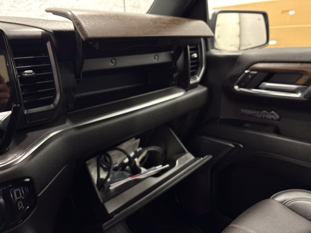 Certified 2023 Chevrolet Silverado 1500 High Country w/ Technology Package AWD/4WD image 29