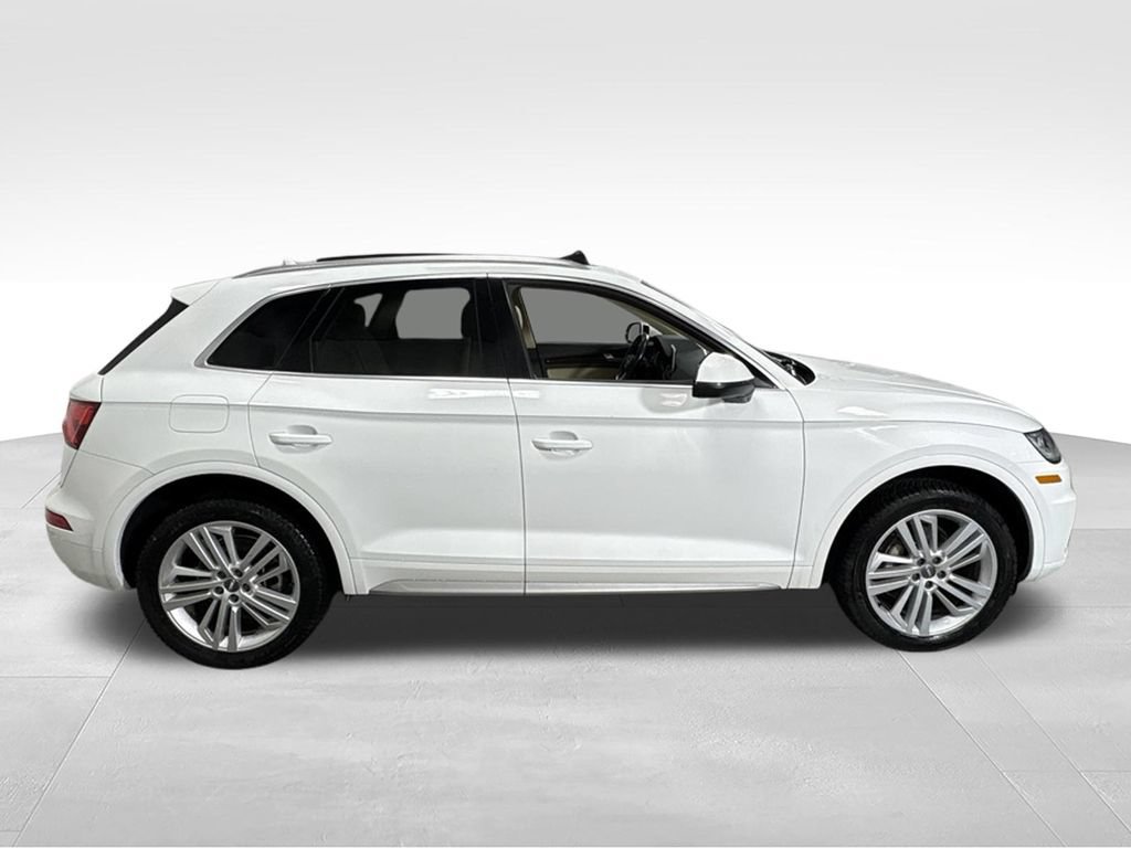 Used 2018 Audi Q5 2.0T Premium Plus w/ Premium Plus Package AWD/4WD image 10