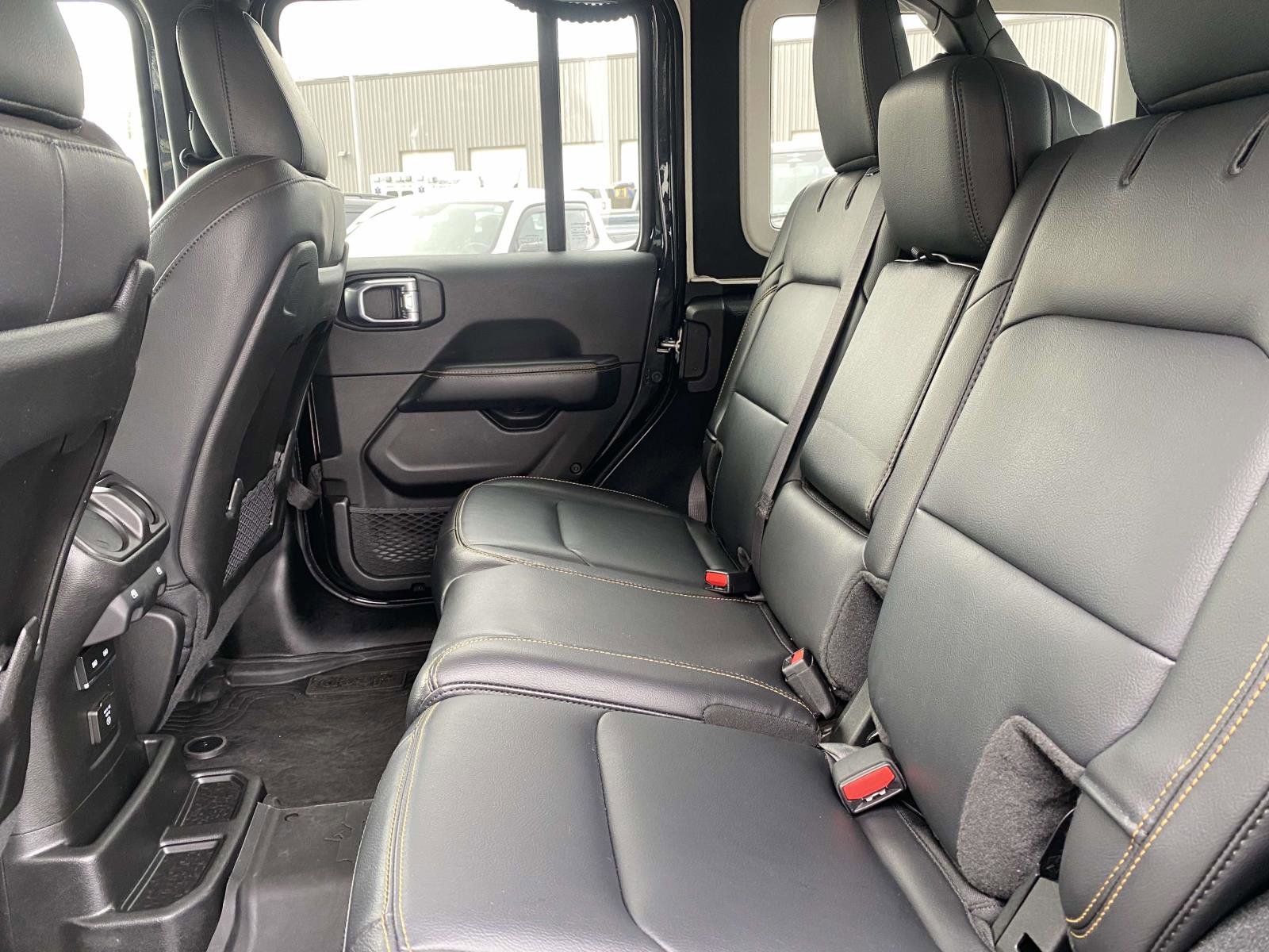 Used 2024 Jeep Wrangler Unlimited Sahara w/ Technology Group image 11