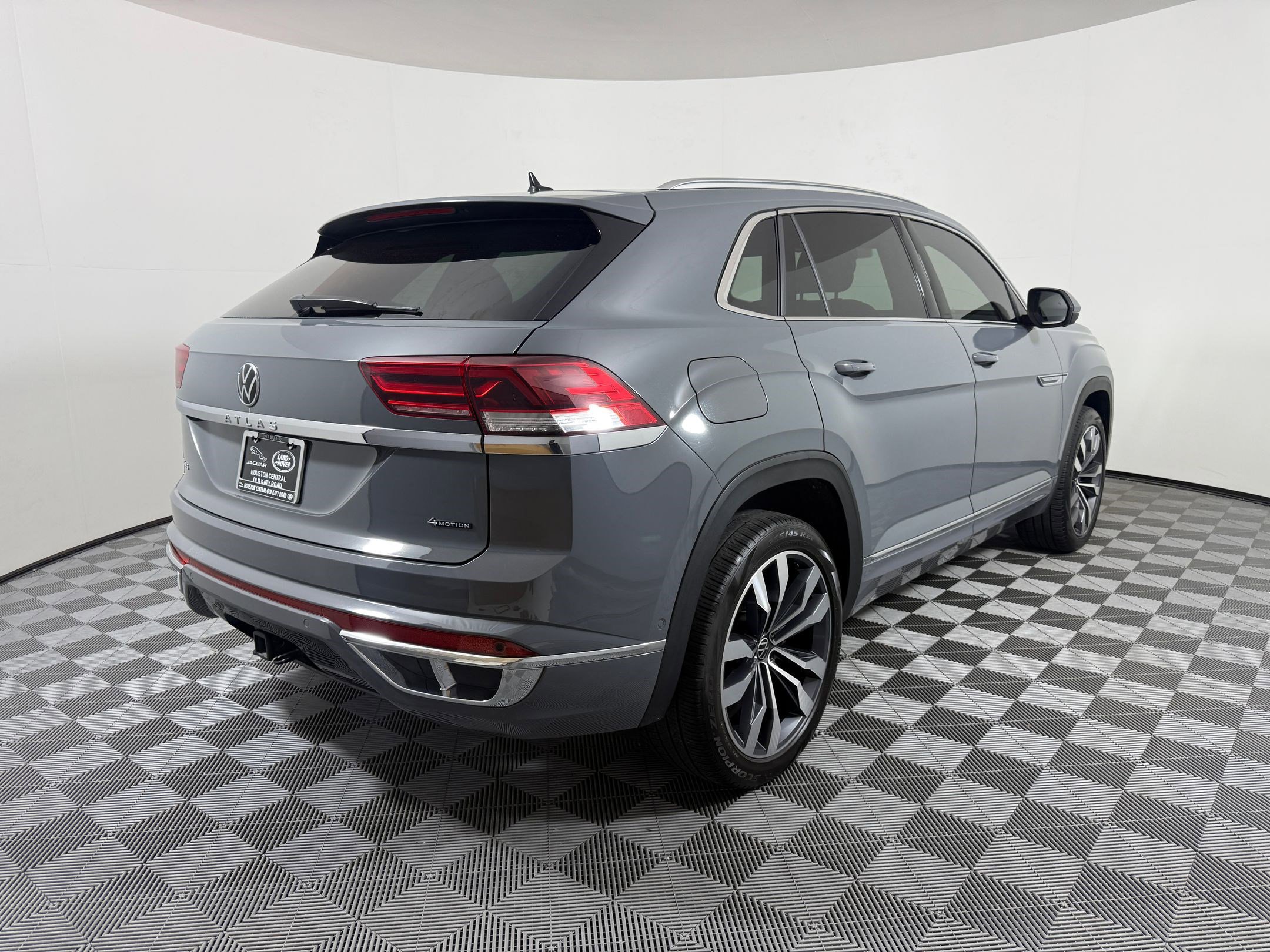 Used 2023 Volkswagen Atlas Cross Sport SEL Premium R-Line image 8