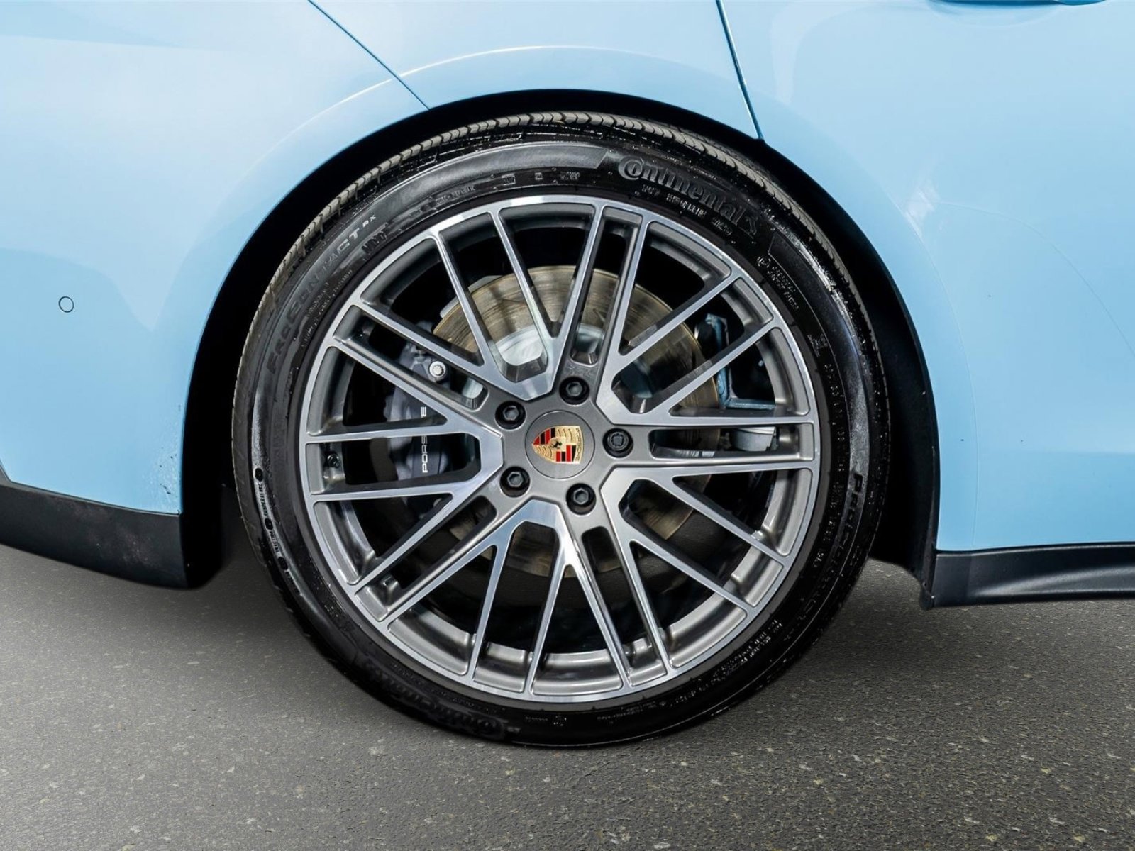 Used 2025 Porsche Panamera 4 w/ Premium Package image 9