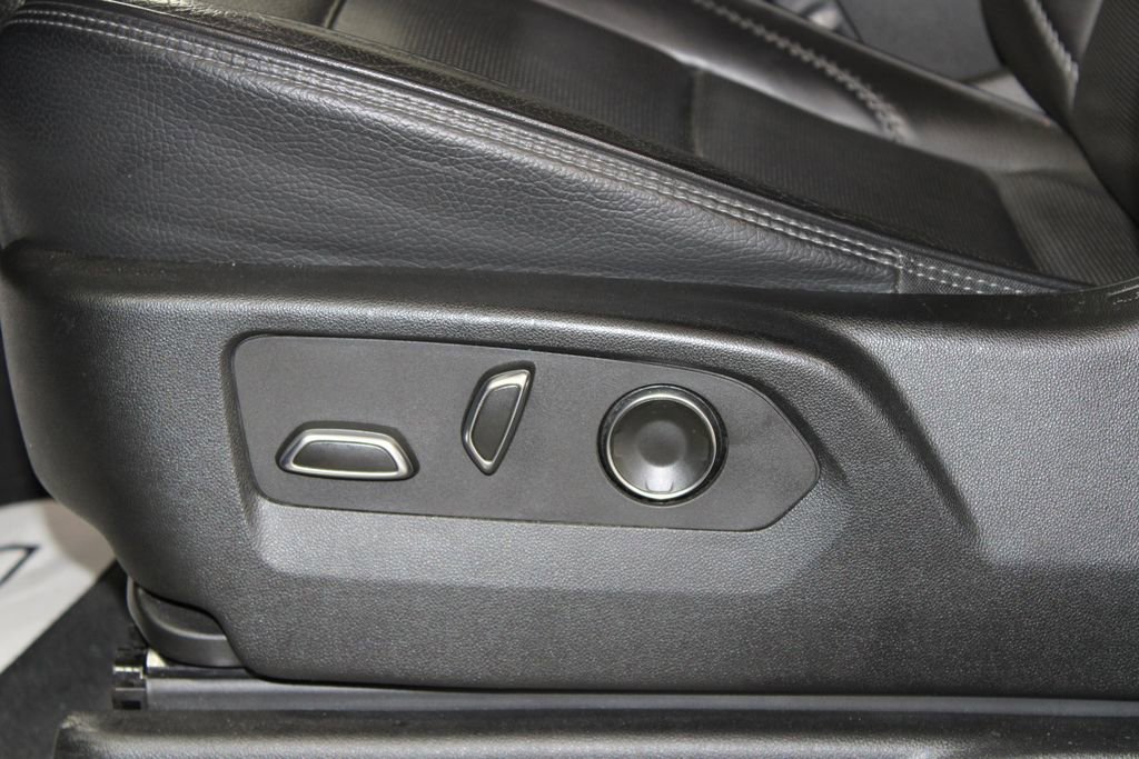 Used 2024 GMC Yukon XL Denali image 18