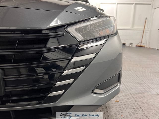 Used 2025 Nissan Versa SV FWD image 10